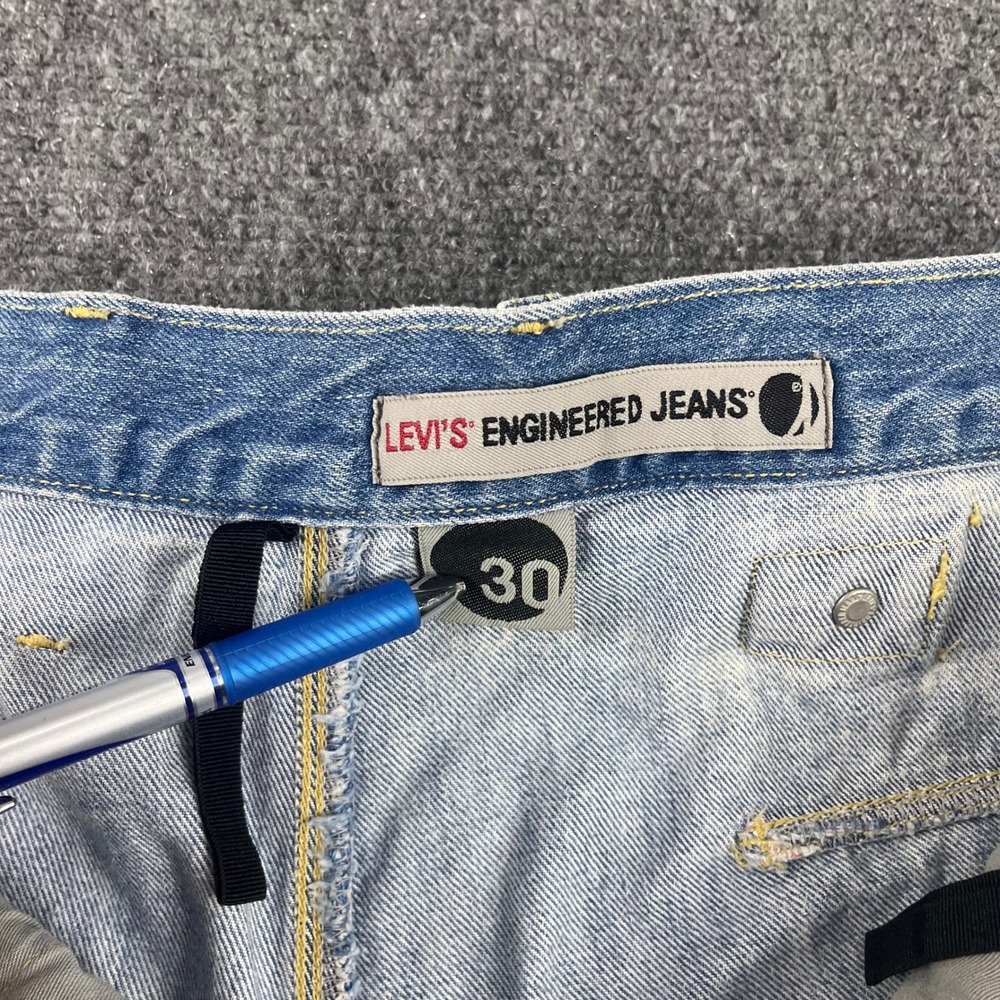 Y2K Levi Engineered Jeans Men 30 Light Wash Twisted Buckle Button Fly 32x32 - Picture 11 of 16